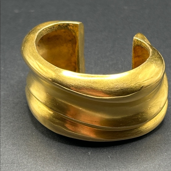VTG 1980s Matte Modernist Gold Cuff Bracelet Signed Designer Runway - Picture 12 of 13